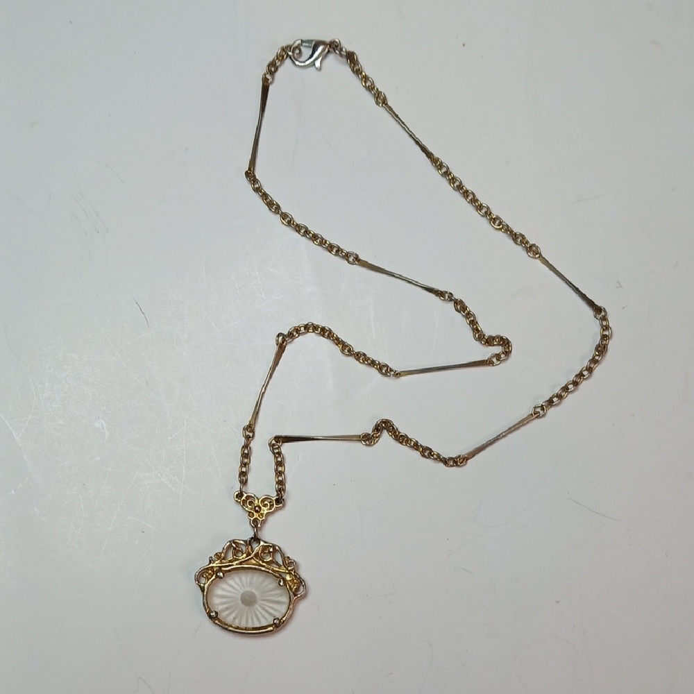 ✨ Victorian Etched Crystal Necklace Gold Tone Radiant Charm Vintage Cottagecore